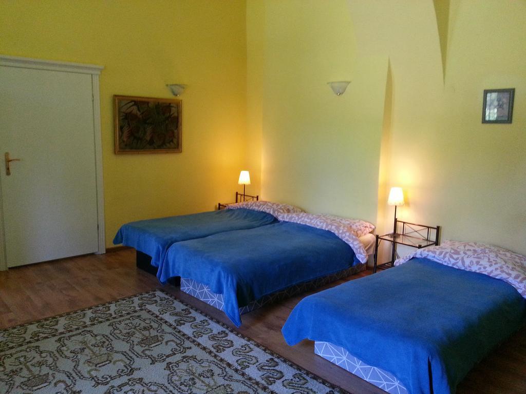Palac Jastrowiec Εξωτερικό φωτογραφία