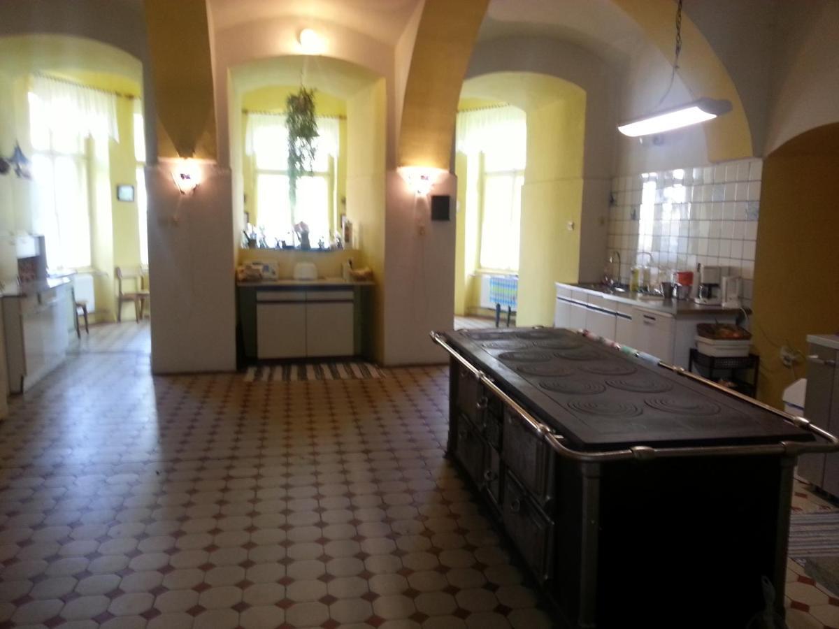 Palac Jastrowiec Εξωτερικό φωτογραφία